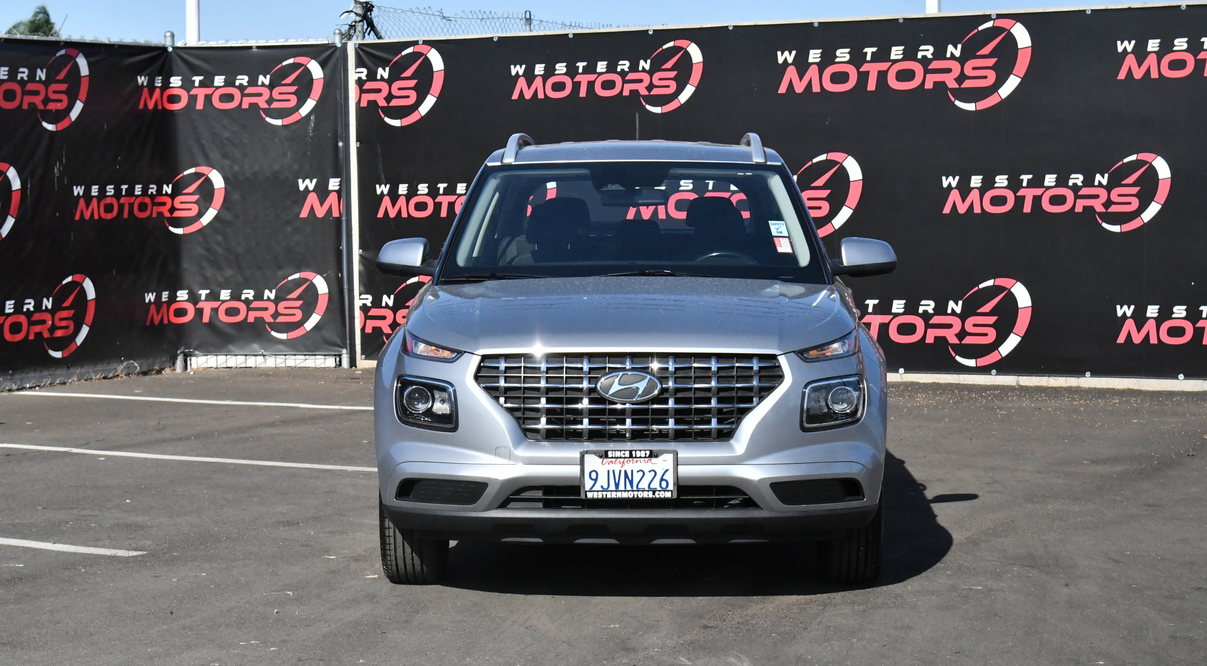 Used 2023 Hyundai Venue SEL w/ Cargo Package image 2