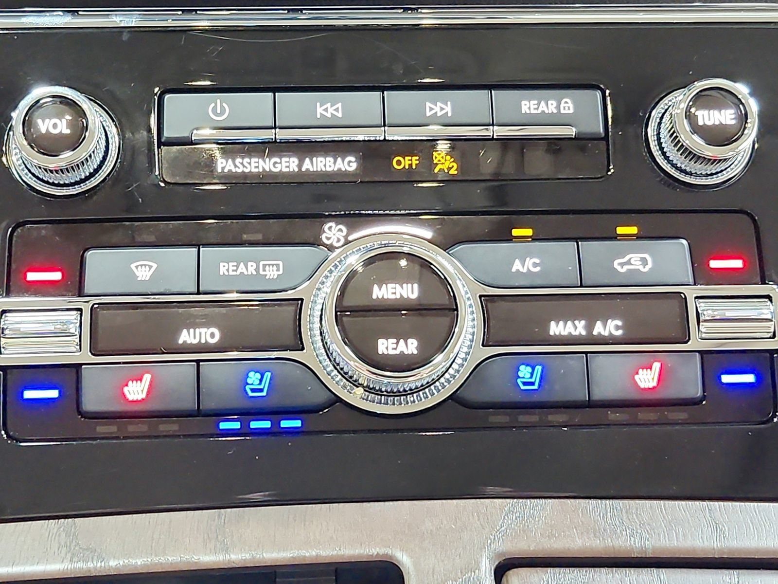 Used 2023 Lincoln Navigator L Reserve AWD/4WD image 36