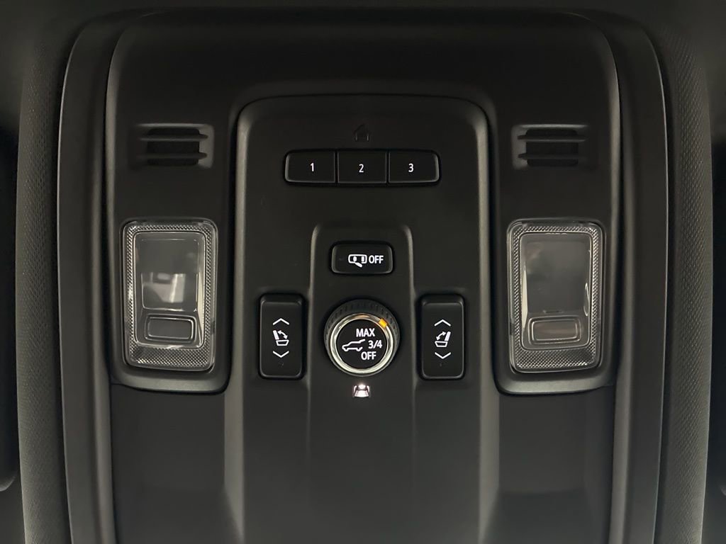 Used 2023 GMC Yukon AT4 image 40