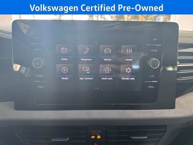 Certified 2025 Volkswagen Jetta SE w/ Sunroof Package FWD image 22