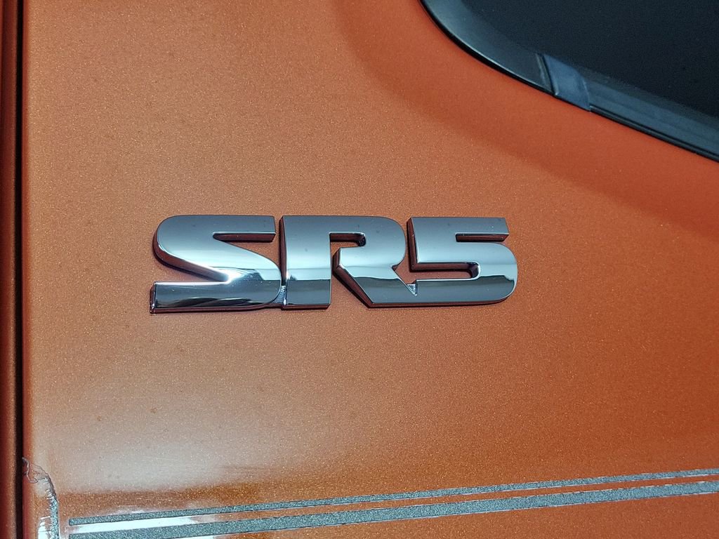 Used 2018 Toyota Tacoma SR5 RWD image 7