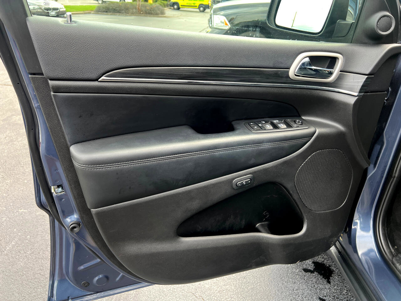 Used 2020 Jeep Grand Cherokee Limited image 14