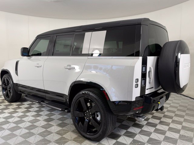 New 2026 Land Rover Defender 110 X-Dynamic SE AWD/4WD image 4