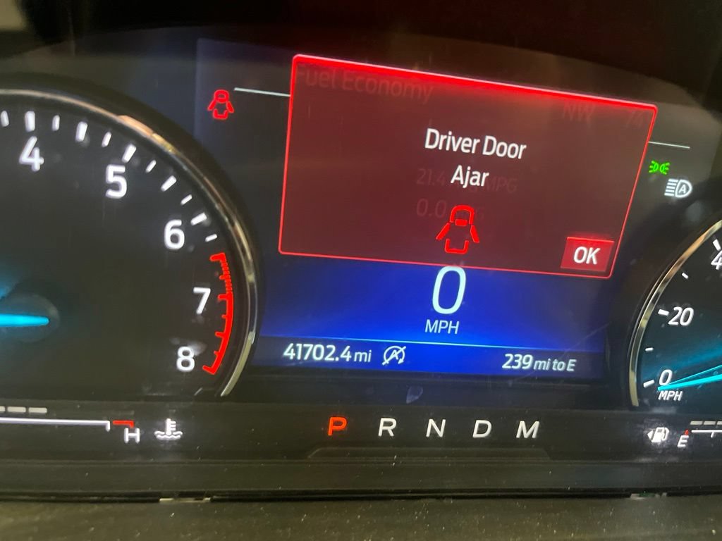 Used 2021 Ford Explorer XLT w/ Equipment Group 202A AWD/4WD image 6