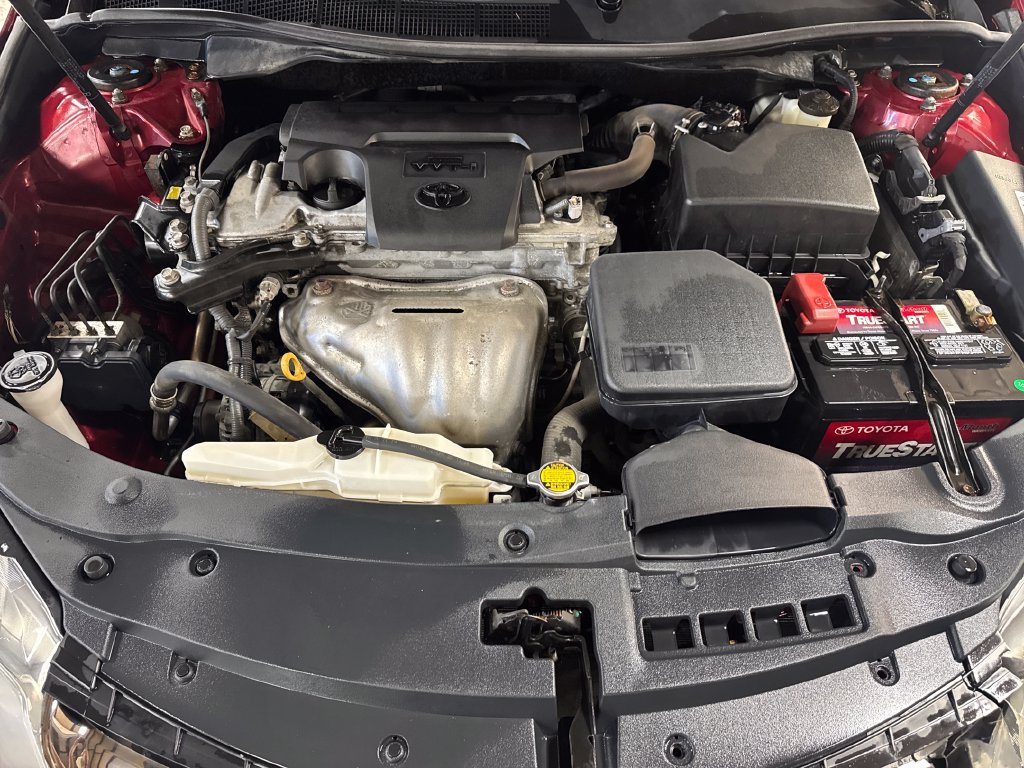 Used 2015 Toyota Camry SE FWD image 10