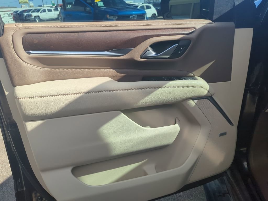 Used 2021 GMC Yukon Denali w/ Denali Premium Package image 25