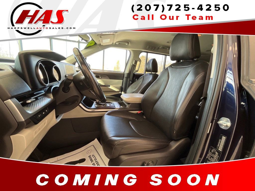 Used 2022 Kia Carnival LX image 9