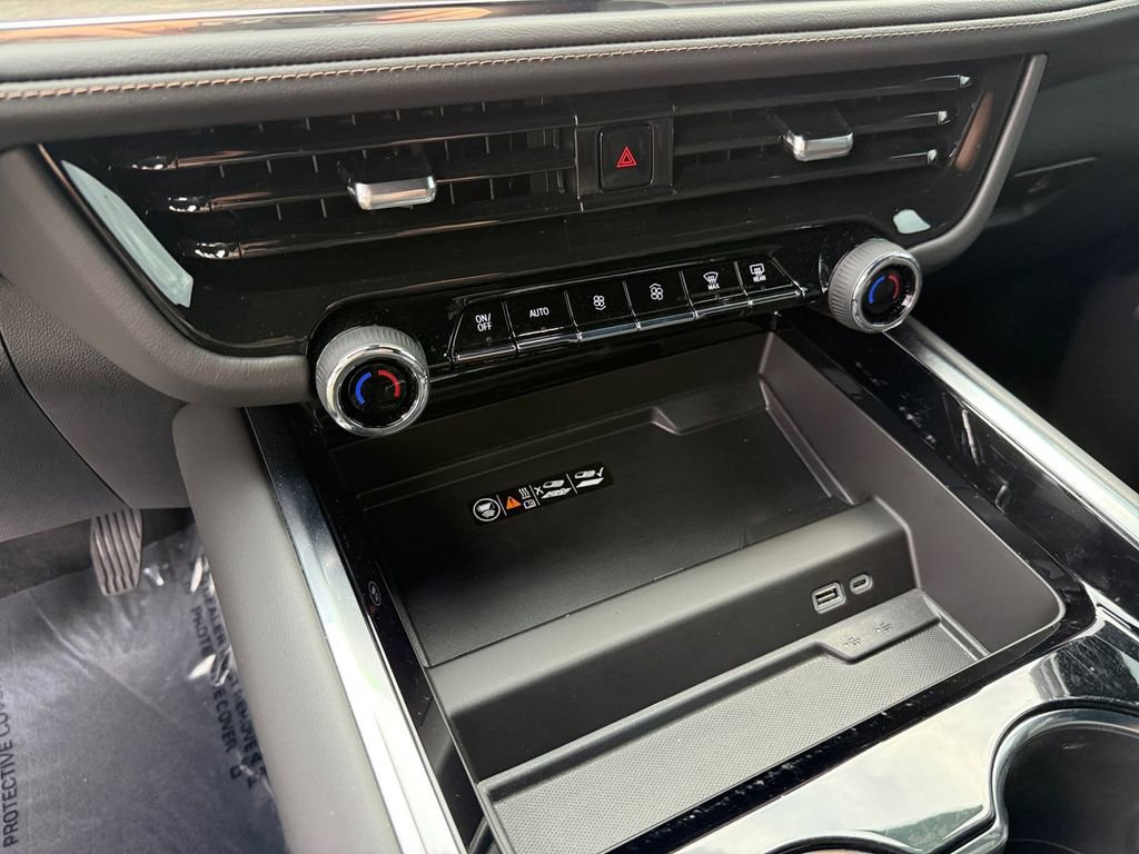 Certified 2025 Chevrolet Suburban High Country image 20