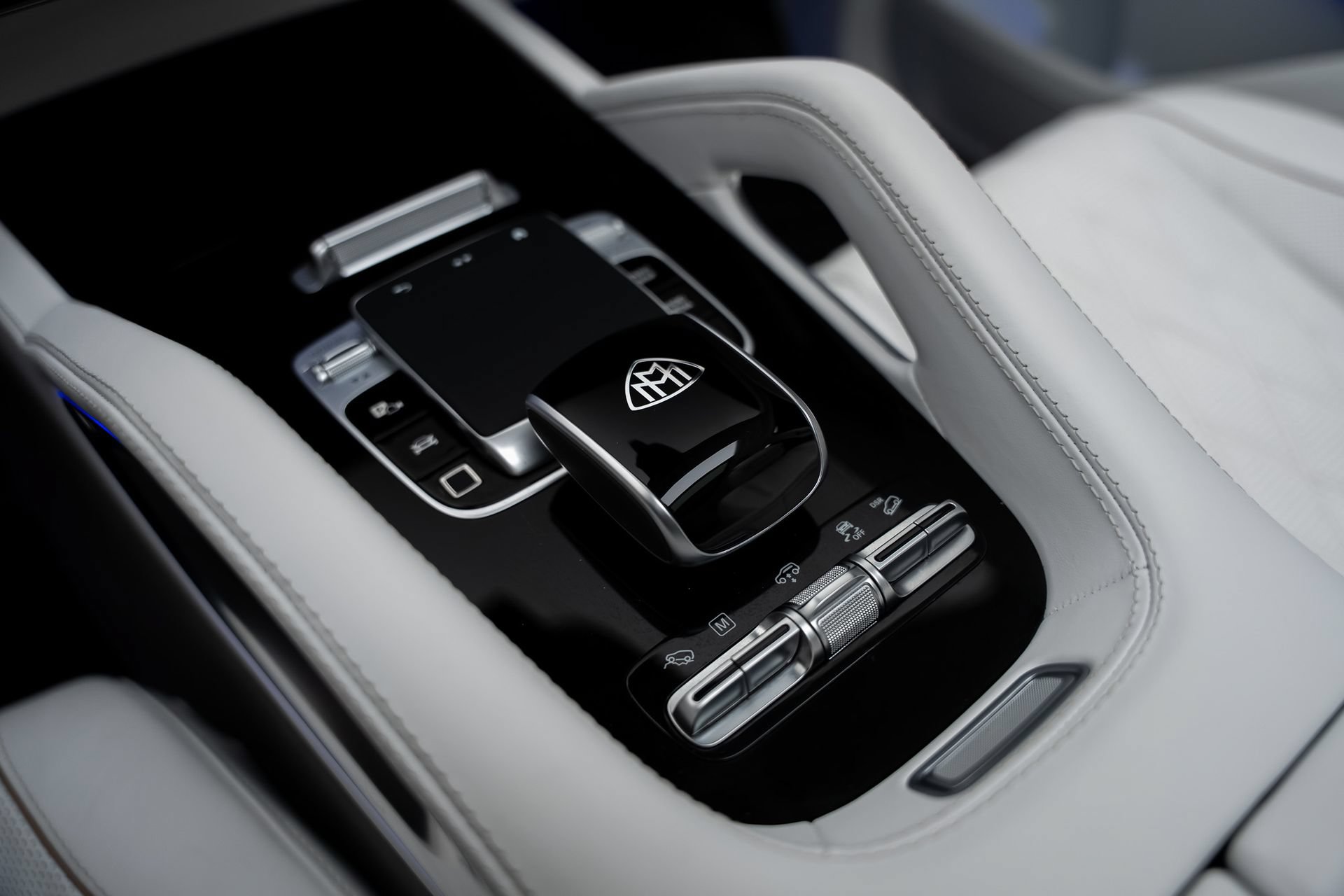Used 2025 Mercedes-Benz Maybach GLS 600 4MATIC image 53