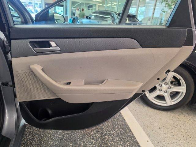 Used 2017 Hyundai Sonata SE FWD image 27
