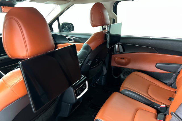 Used 2025 Kia Carnival SX FWD image 18