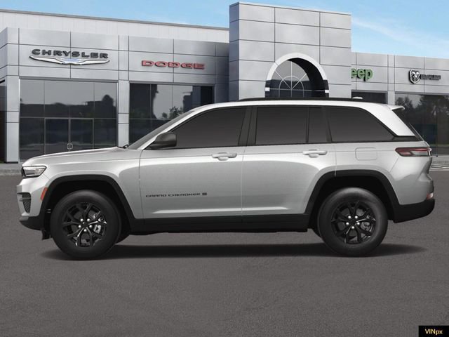New 2025 Jeep Grand Cherokee Laredo image 3