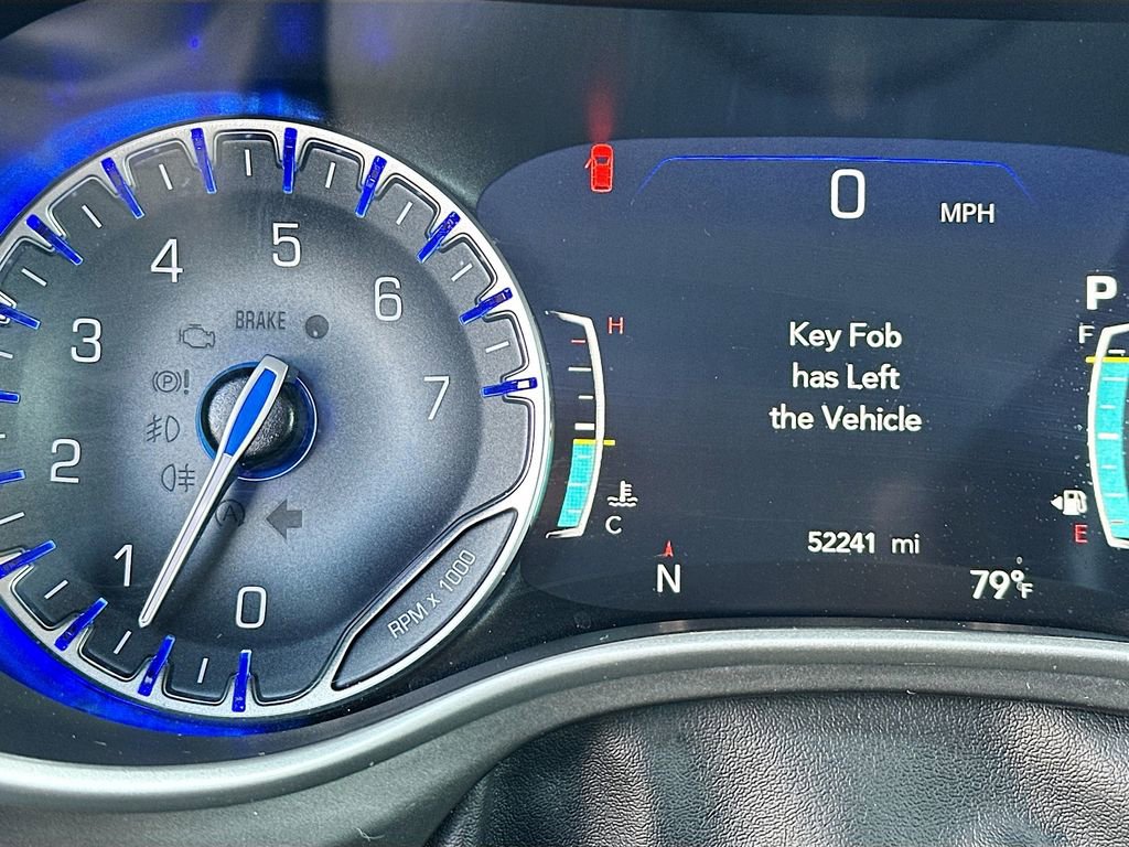 Used 2021 Chrysler Pacifica Touring-L image 12