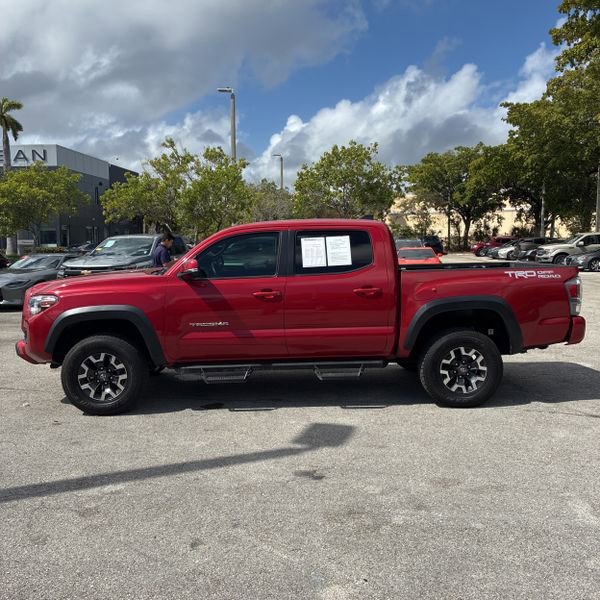 Used 2022 Toyota Tacoma TRD Off-Road w/ Technology Package image 2