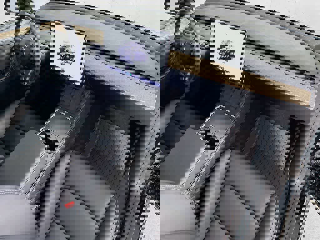 Used 2024 Tesla Model Y Performance image 32