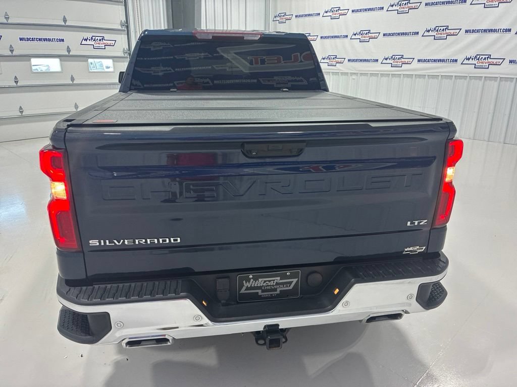 Used 2022 Chevrolet Silverado 1500 LTZ w/ Z71 Off-Road Package AWD/4WD image 5