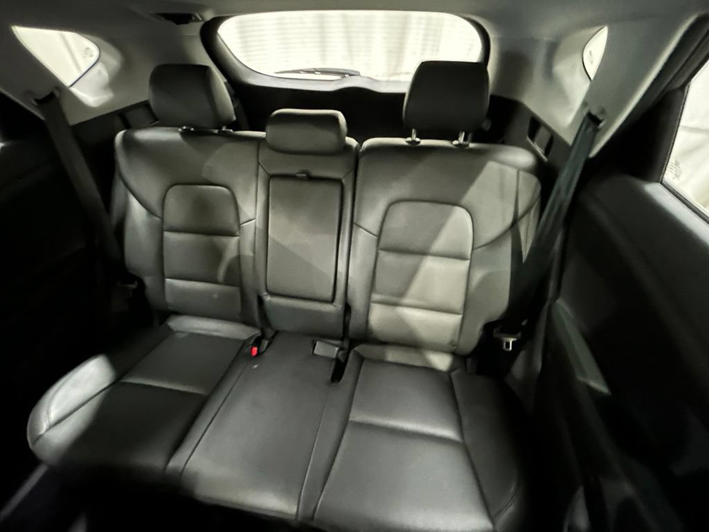 Used 2021 Hyundai Tucson Ultimate w/ Cargo Package AWD/4WD image 2