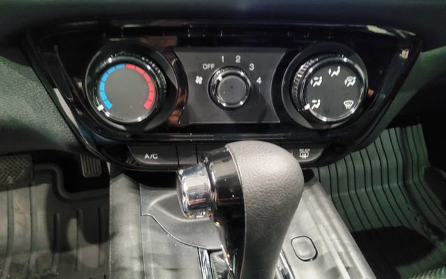 Certified 2021 Honda HR-V LX image 31