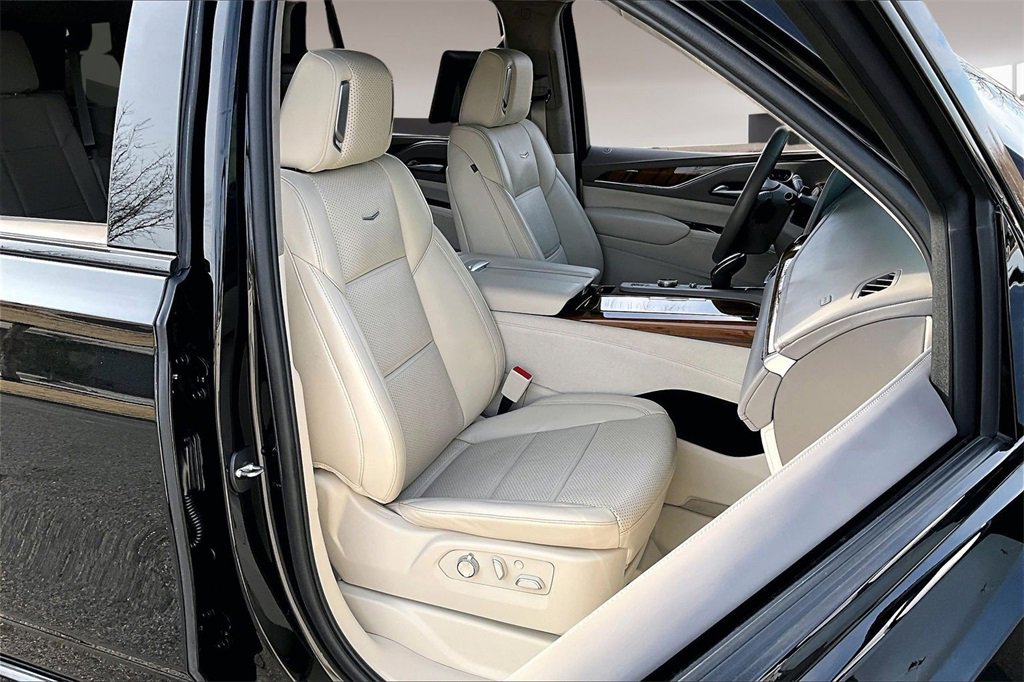 Certified 2024 Cadillac Escalade Sport Platinum w/ LPO, Floor Liner Package image 7