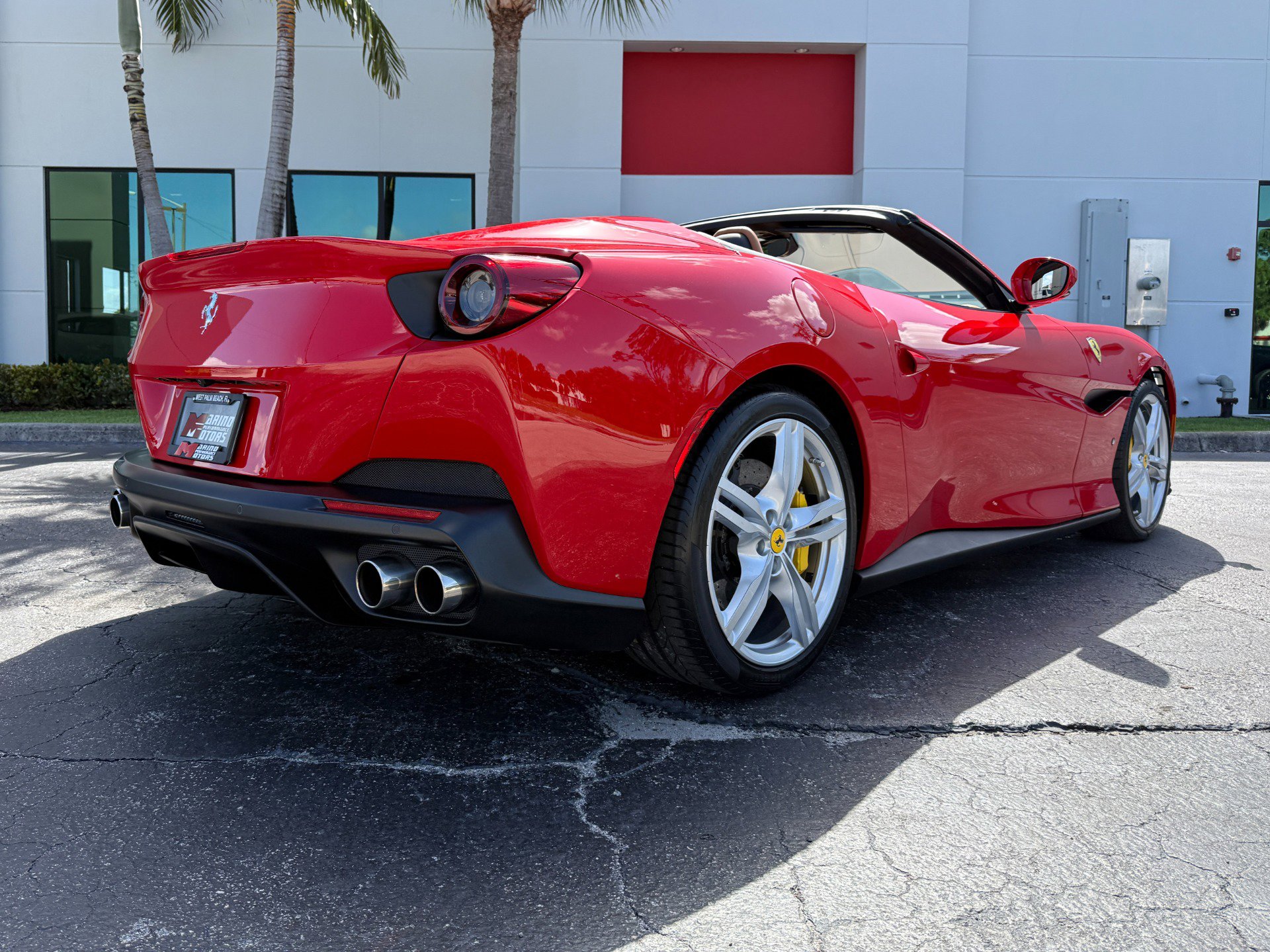 Used 2019 Ferrari Portofino RWD image 17