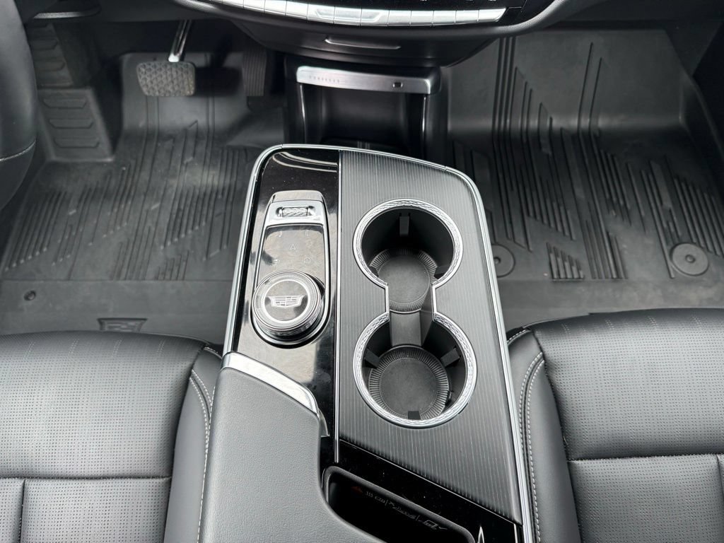 Certified 2025 Cadillac Lyriq Luxury w/ LPO, Floor Liner Package AWD/4WD image 26