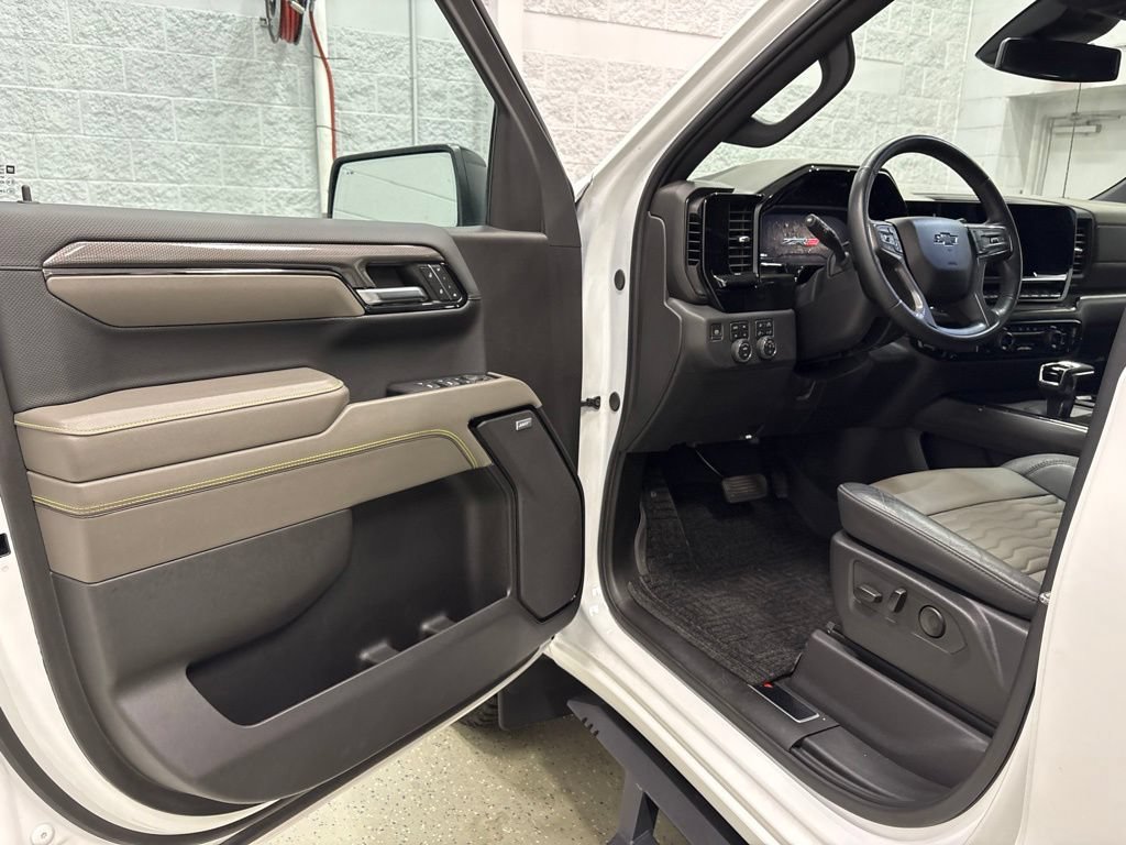 Used 2024 Chevrolet Silverado 1500 ZR2 AWD/4WD image 14