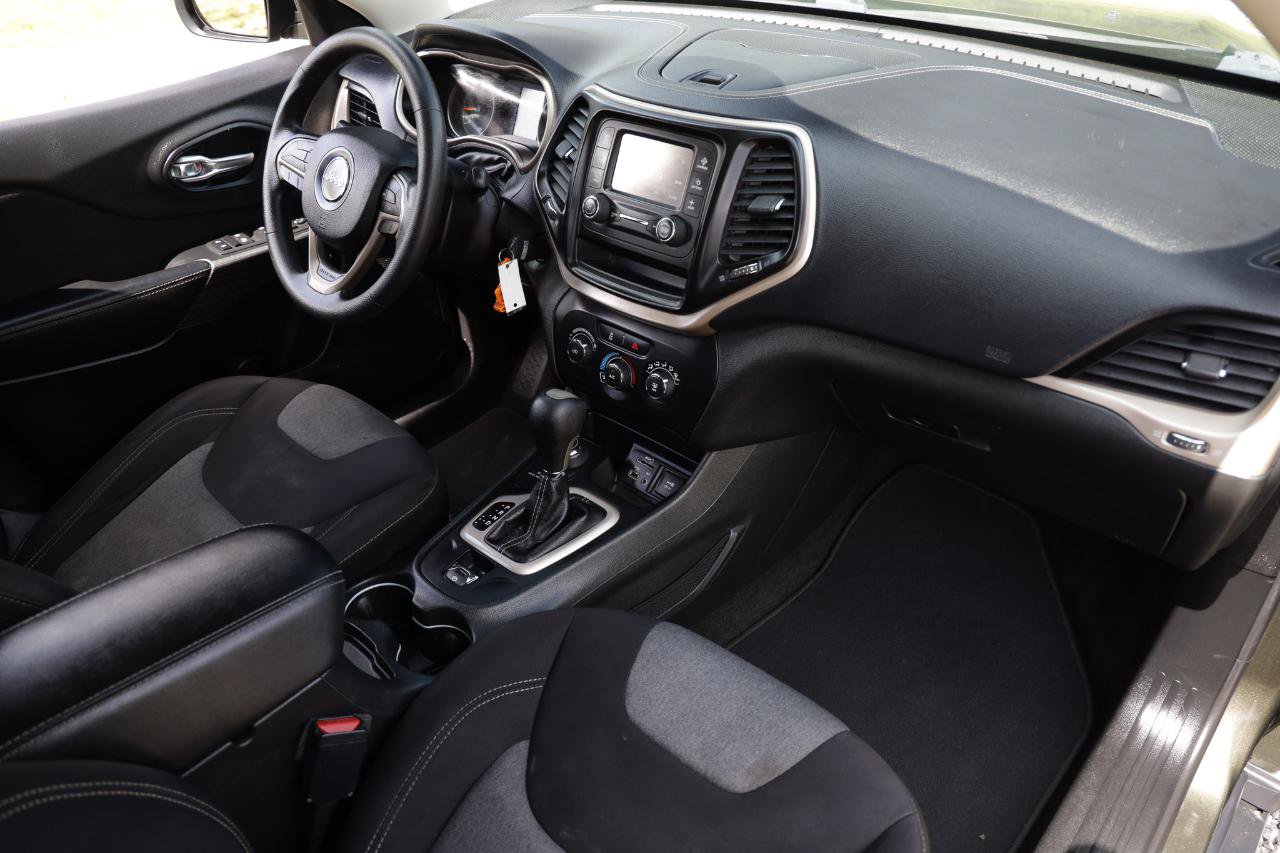 Used 2015 Jeep Cherokee Sport w/ Sport Appearance Group AWD/4WD image 18