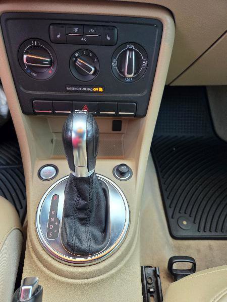 Used 2013 Volkswagen Beetle 2.0T image 13