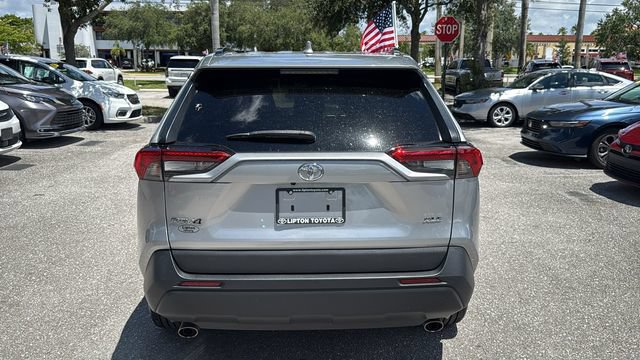 Used 2022 Toyota RAV4 XLE Premium FWD image 6