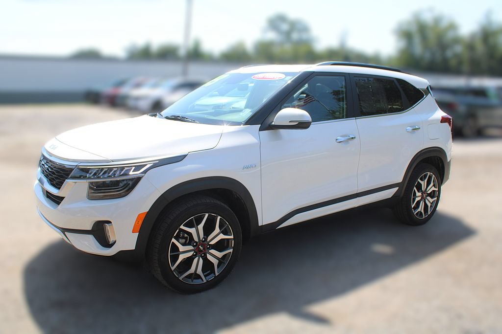 Certified 2023 Kia Seltos SX w/ SX Sunroof Package AWD/4WD image 14