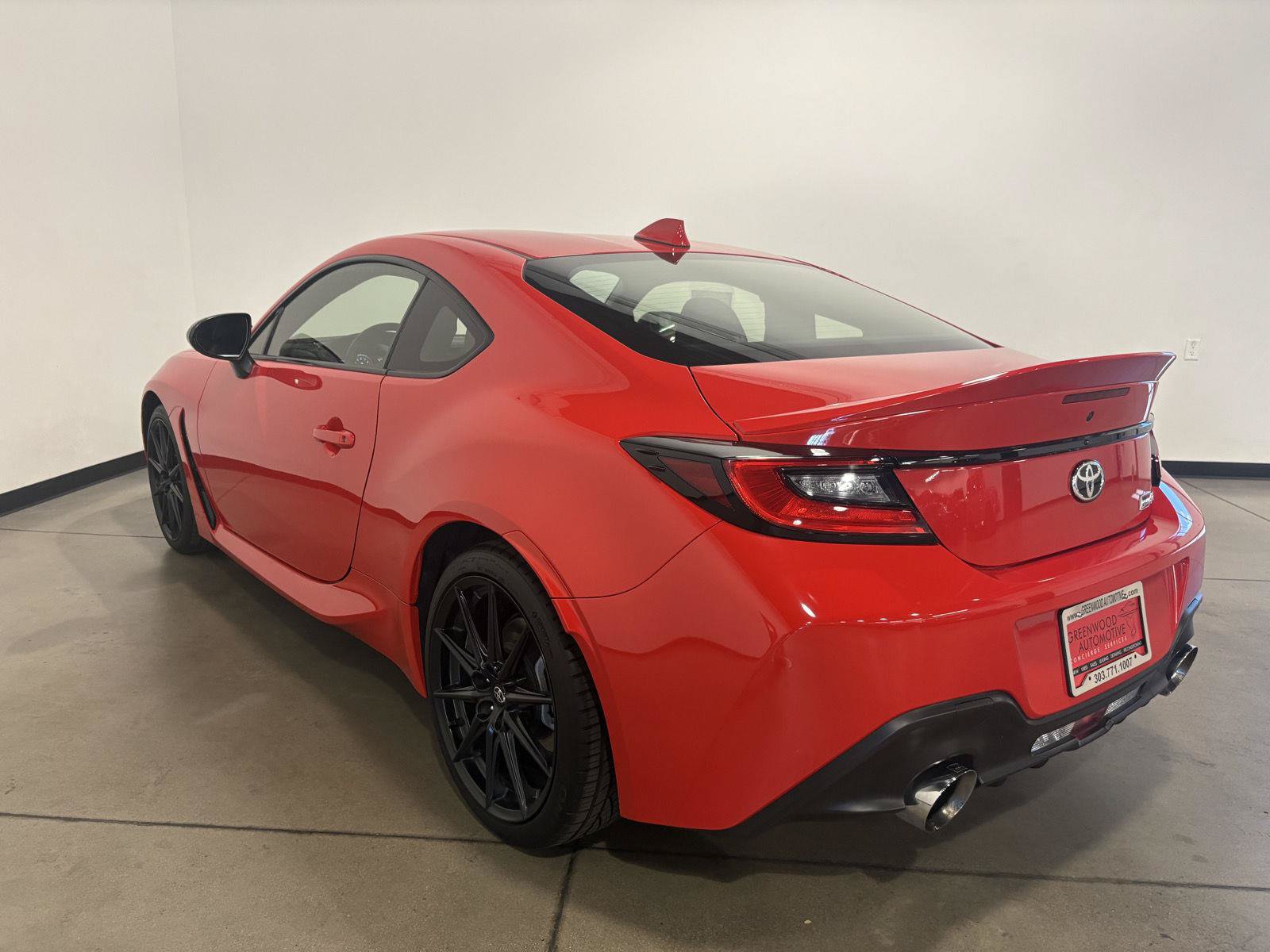 Used 2022 Toyota GR86 Premium w/ ALL Weather Mat Package (TMS) RWD image 6