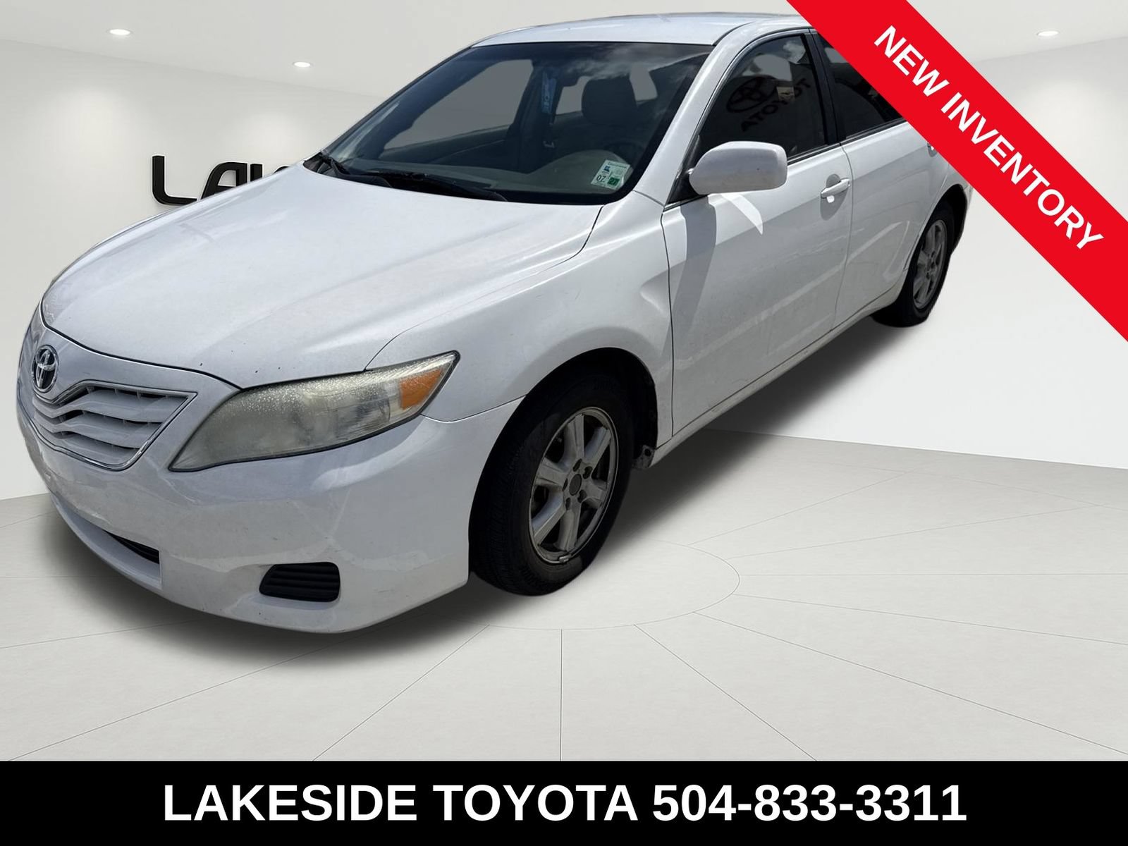 Used 2010 Toyota Camry LE FWD image 3