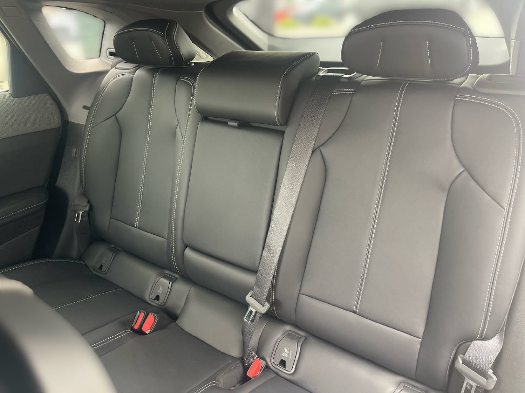 New 2027 Cadillac Optiq Luxury w/ LPO, Floor Liner Package AWD/4WD image 34