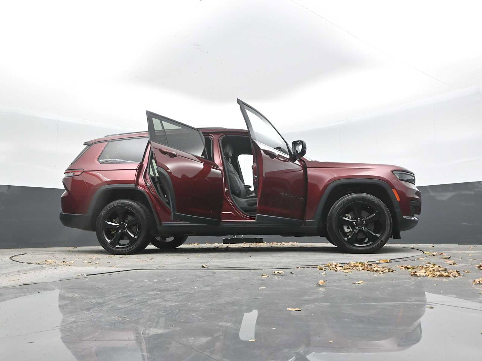 Used 2021 Jeep Grand Cherokee L Laredo image 45