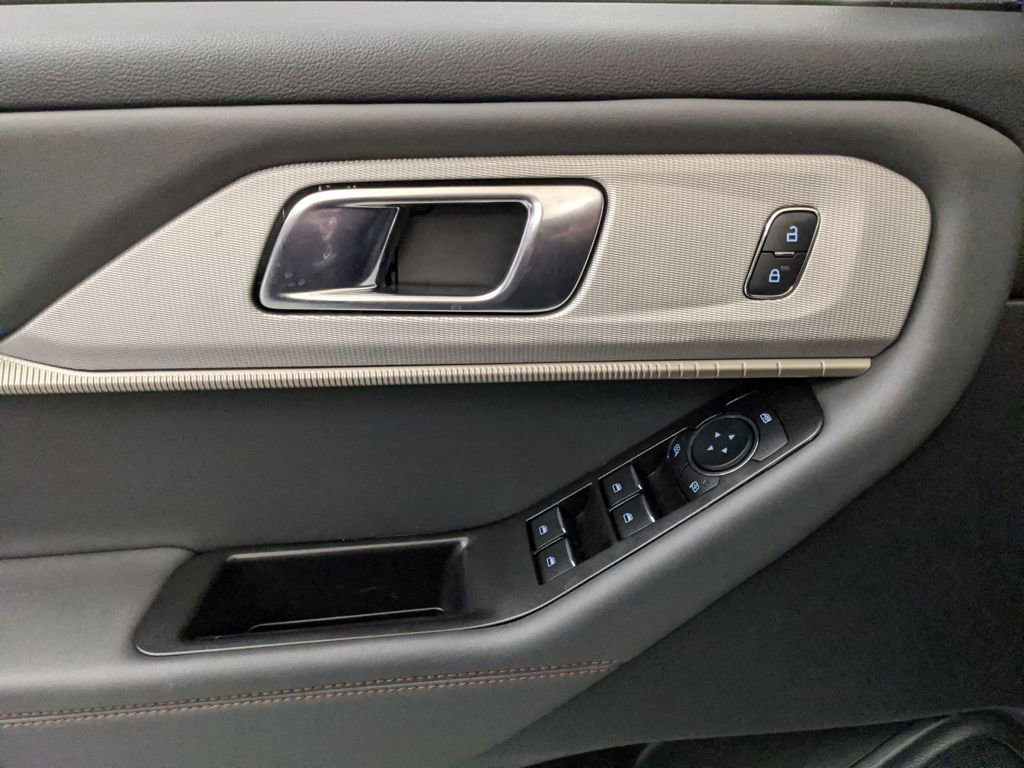 New 2025 Ford Explorer Active image 21
