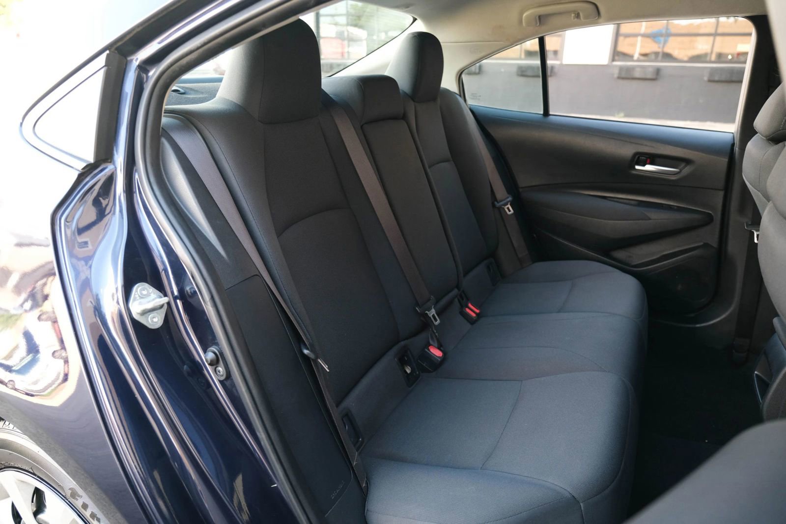 Used 2021 Toyota Corolla LE image 30