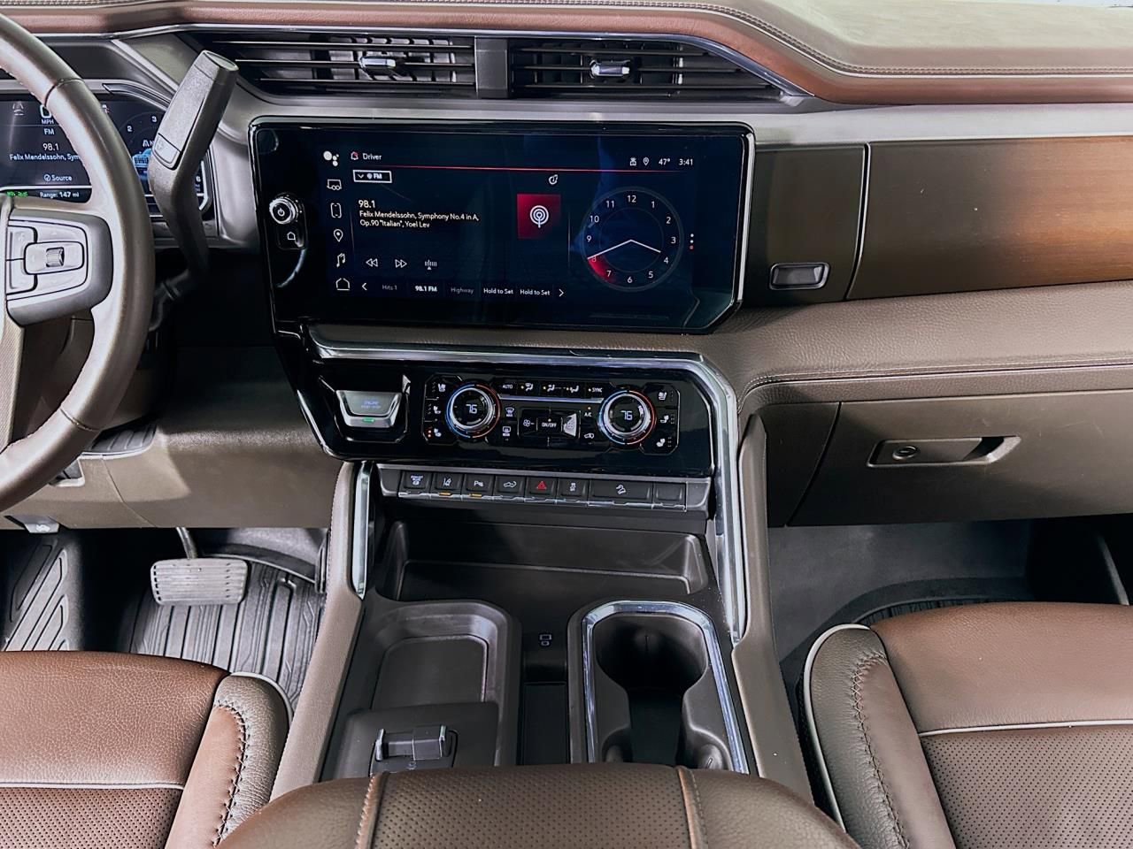 Used 2024 GMC Sierra 3500 Denali w/ Denali Reserve Package image 12