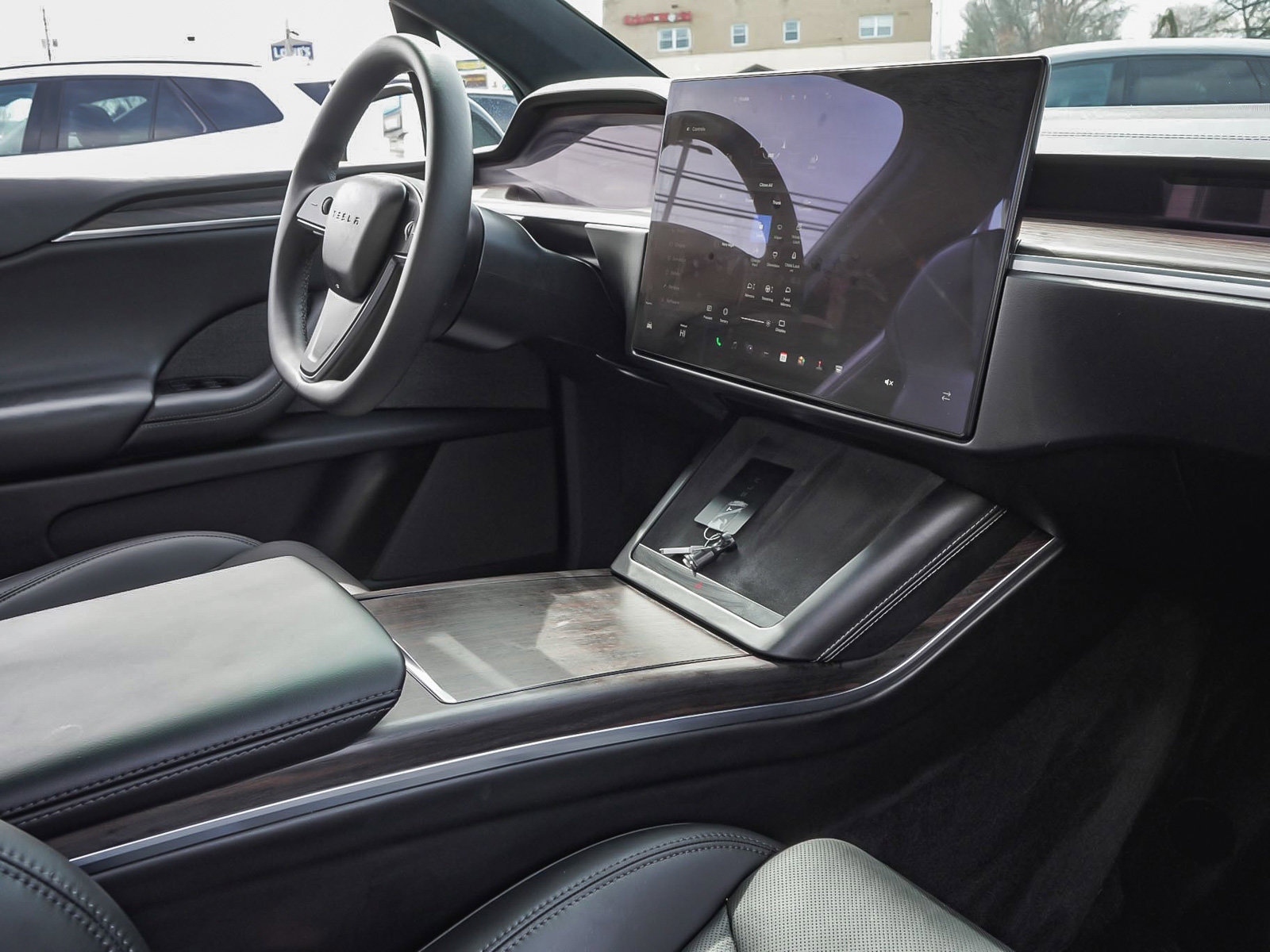 Used 2024 Tesla Model X image 42