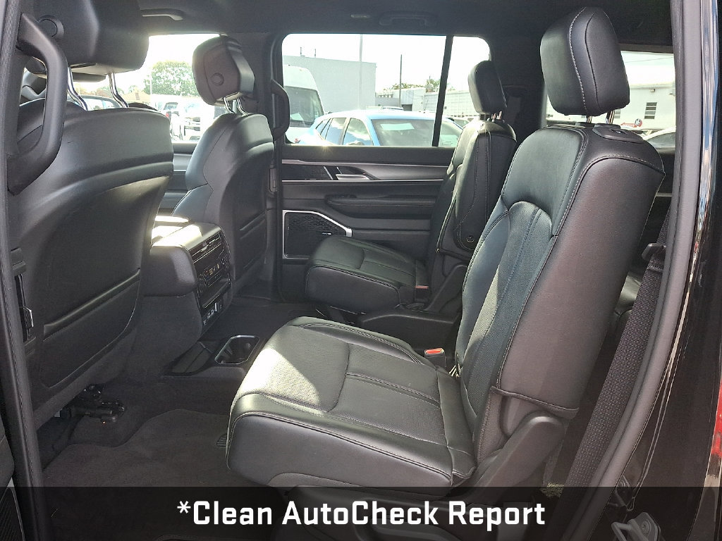 Used 2025 Jeep Wagoneer Series II AWD/4WD image 13
