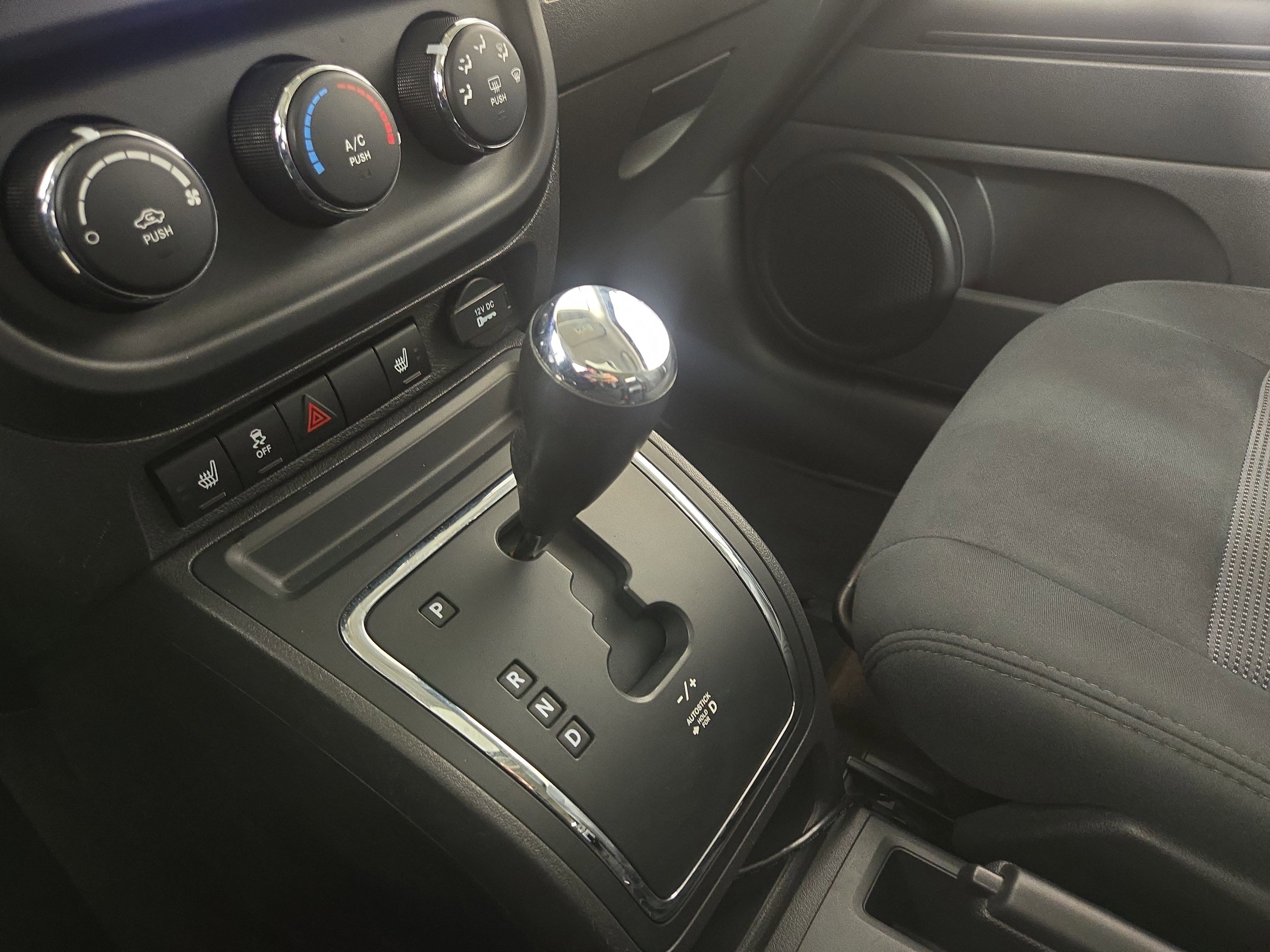 Used 2013 Jeep Patriot Latitude w/ Sun/Sound Group image 23