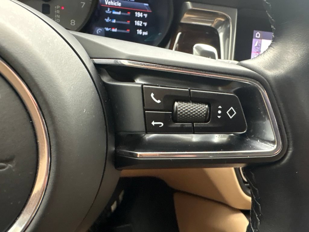 Certified 2023 Porsche Macan S AWD/4WD image 38