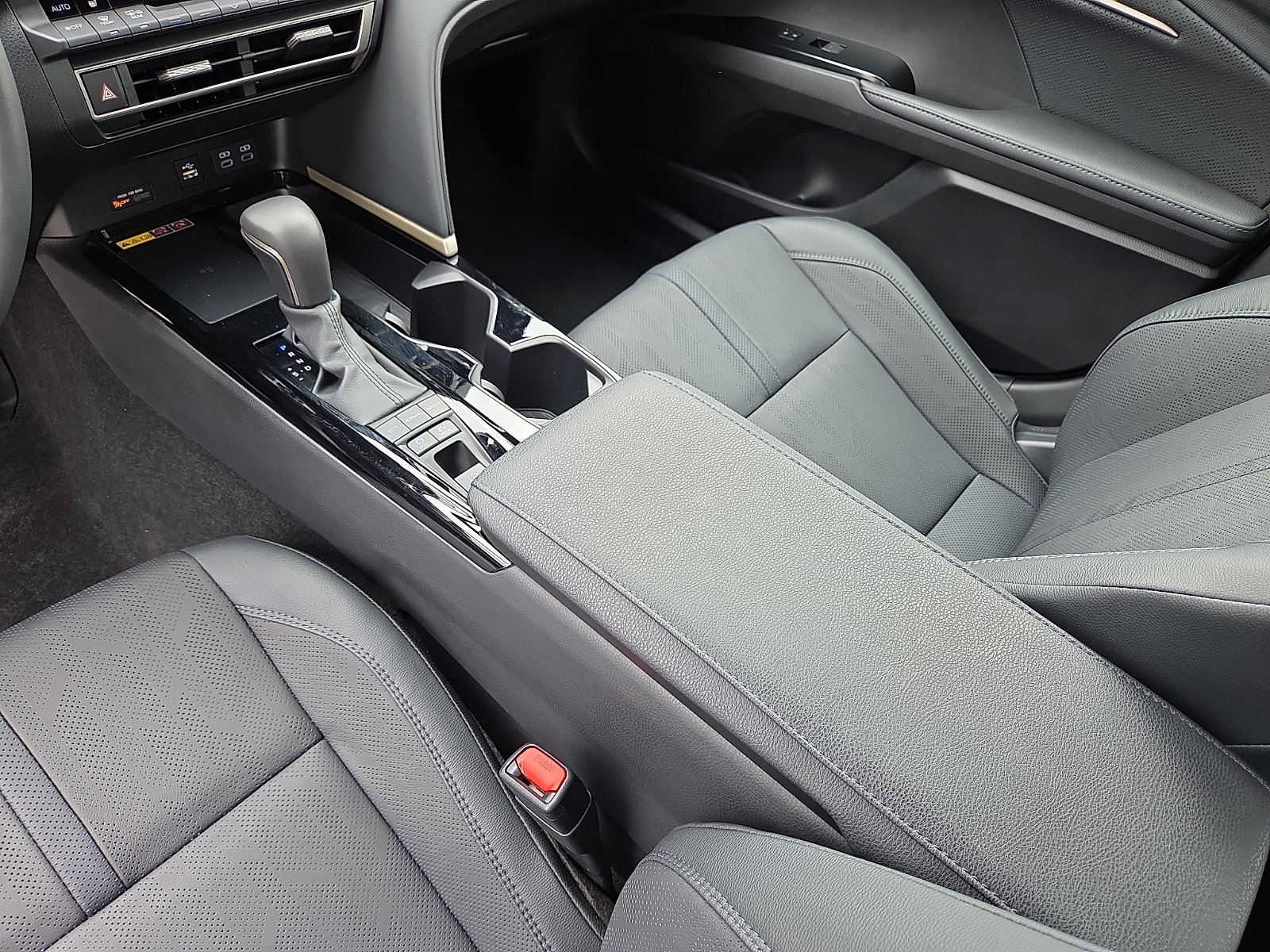 Used 2025 Toyota Camry XSE image 25