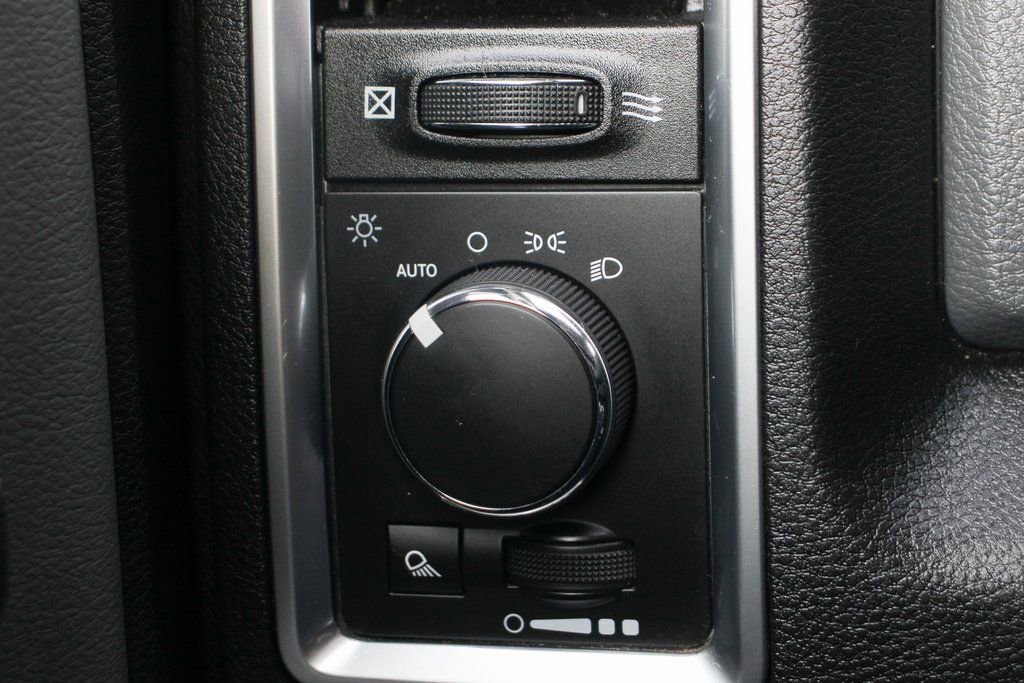 Used 2018 RAM 2500 SLT AWD/4WD image 18
