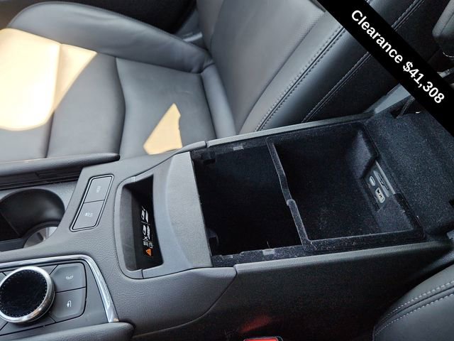 Used 2025 Cadillac XT6 Premium Luxury image 47