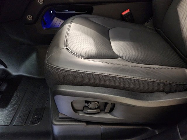 Used 2025 Land Rover Defender 110 X image 24