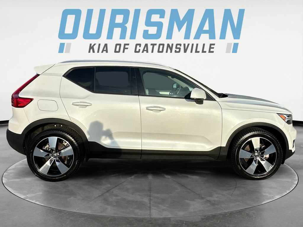 Used 2021 Volvo XC40 T5 Momentum w/ Premium Package AWD/4WD image 7