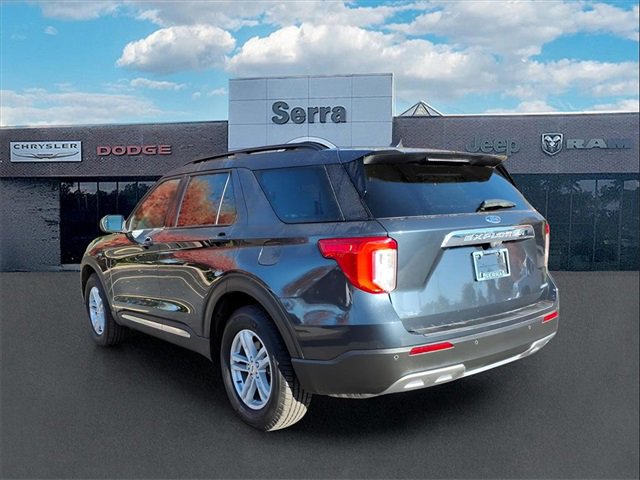 Used 2023 Ford Explorer XLT w/ Equipment Group 202A image 4