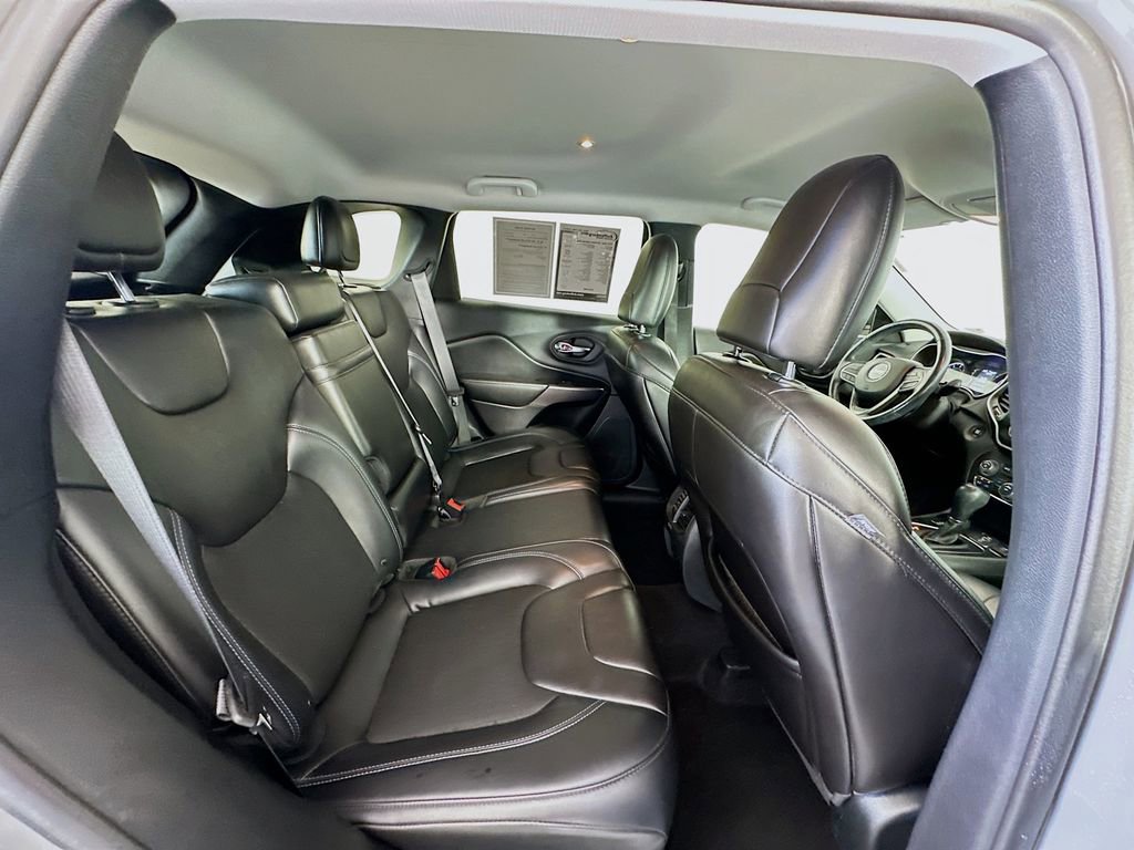 Used 2019 Jeep Cherokee Latitude Plus w/ Cold Weather Group image 25