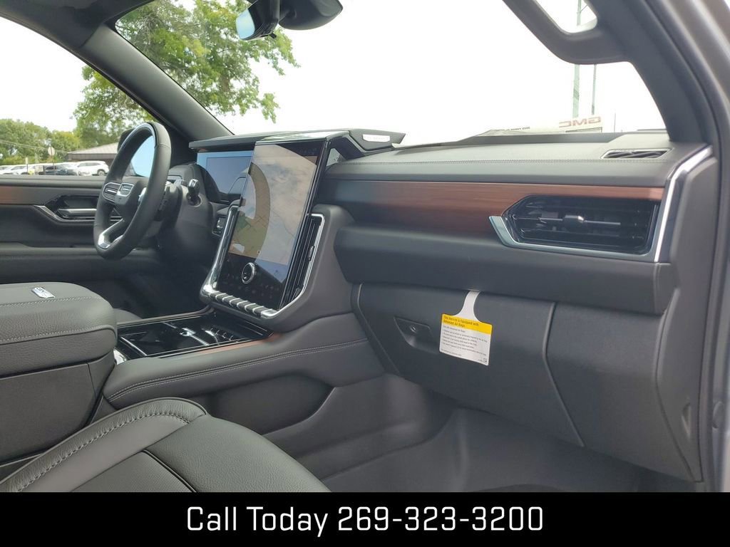 New 2025 GMC Yukon XL Denali w/ Denali Reserve Package image 32