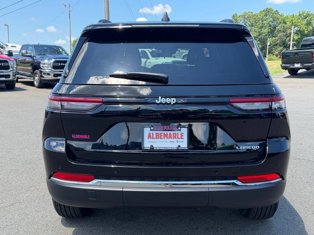 New 2026 Jeep Grand Cherokee Laredo RWD image 4